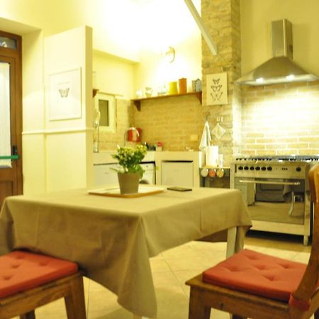 Bed And Breakfast Piazza Mercato Pescara Exteriör bild